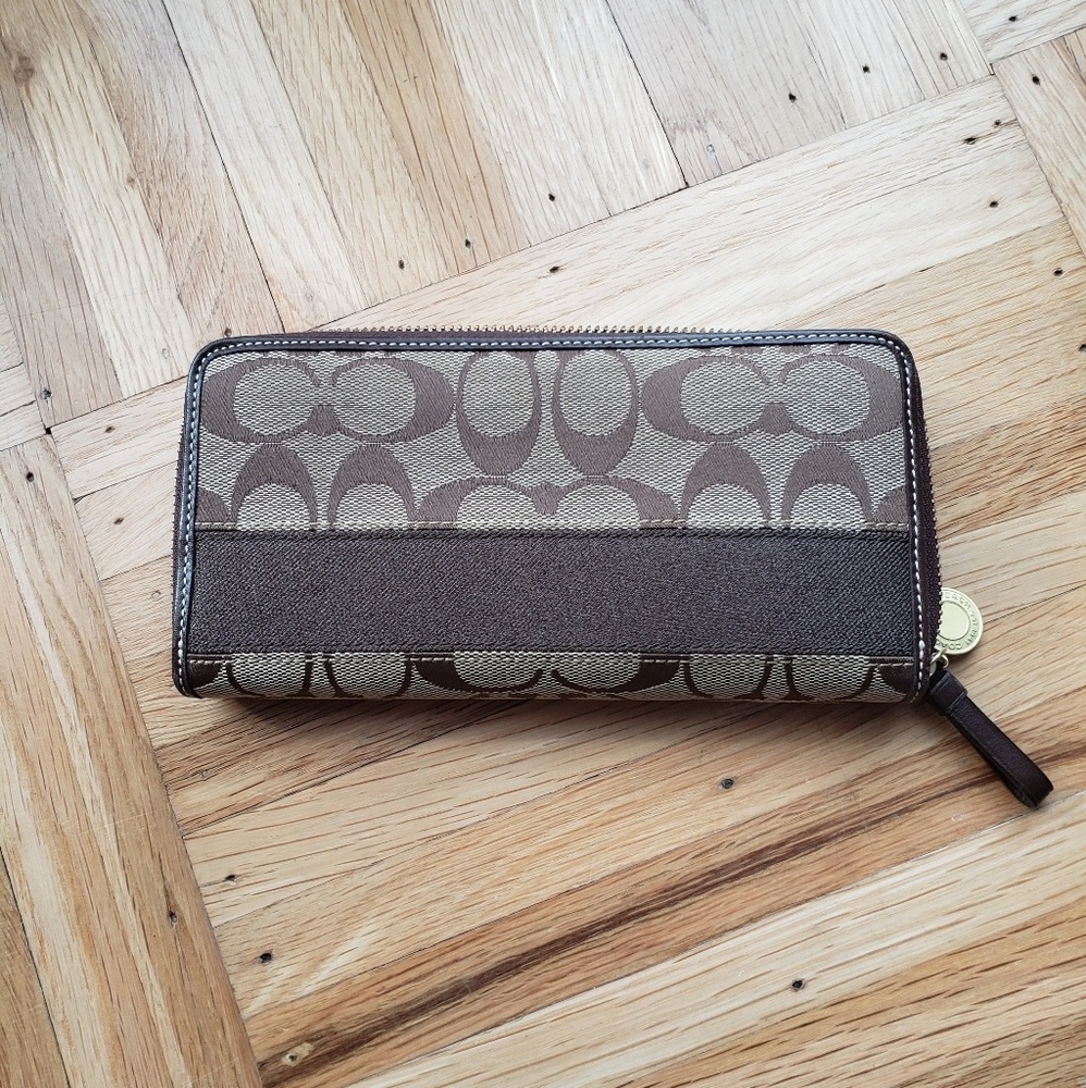 Coach signature brown wallet